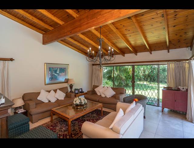 8 BEDROOM BED & BREAKFAST FOR SALE IN UMHLANGA CENTRAL